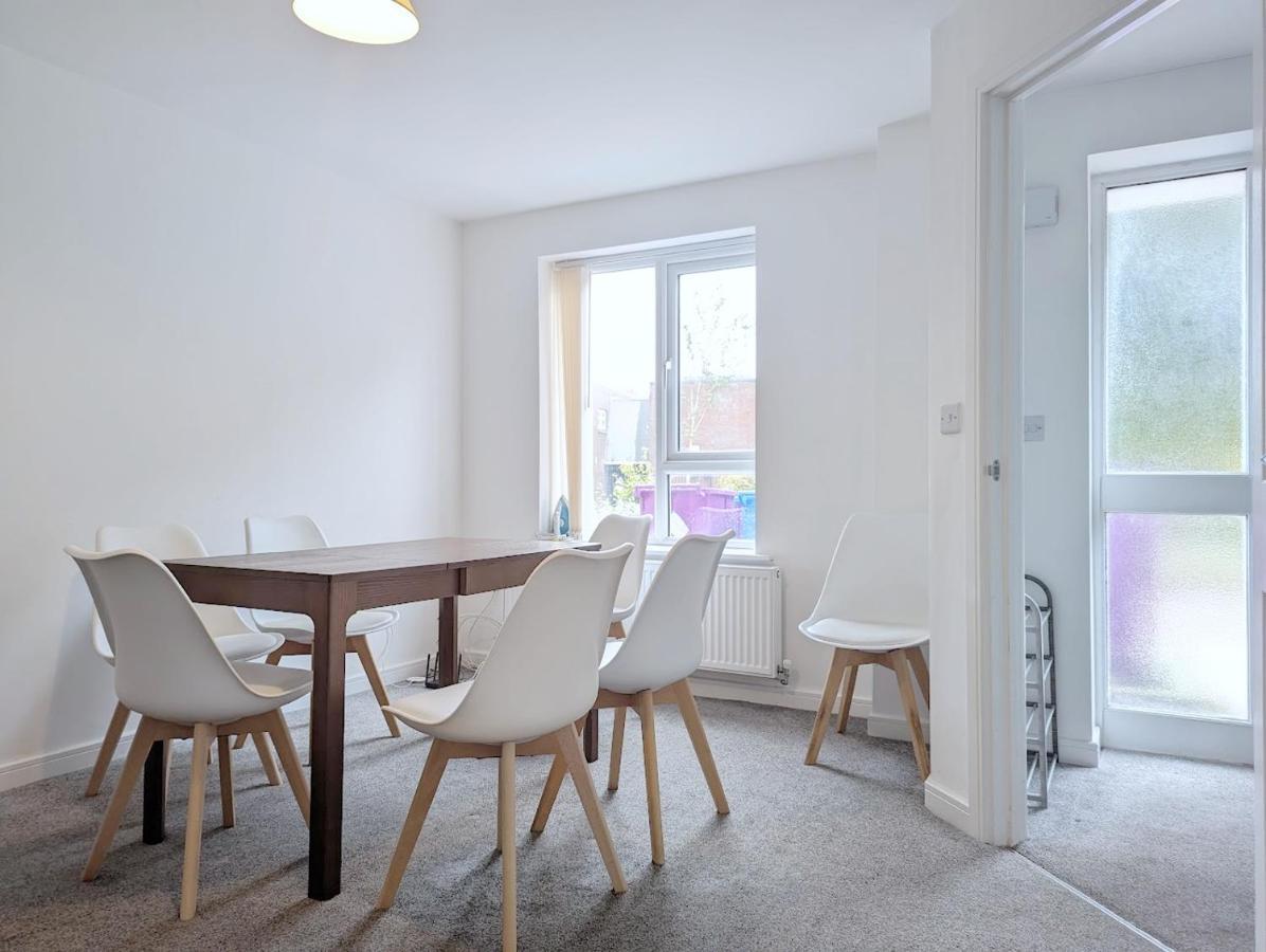 Guest Rooms Near City Centre & Anfield Free Parki Liverpool Exterior foto