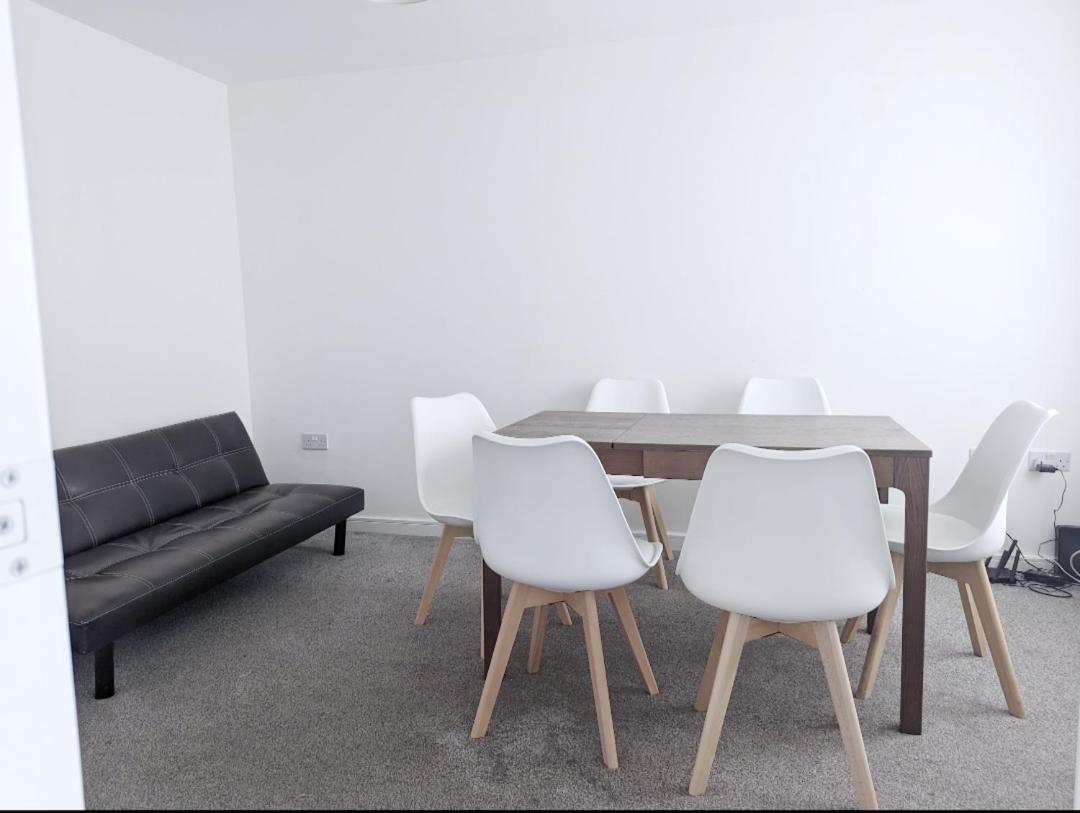 Guest Rooms Near City Centre & Anfield Free Parki Liverpool Exterior foto